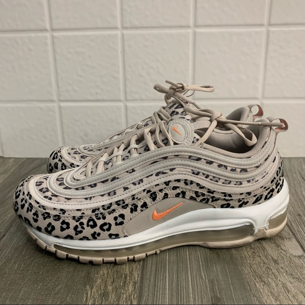 Nike Air Max Leopard print